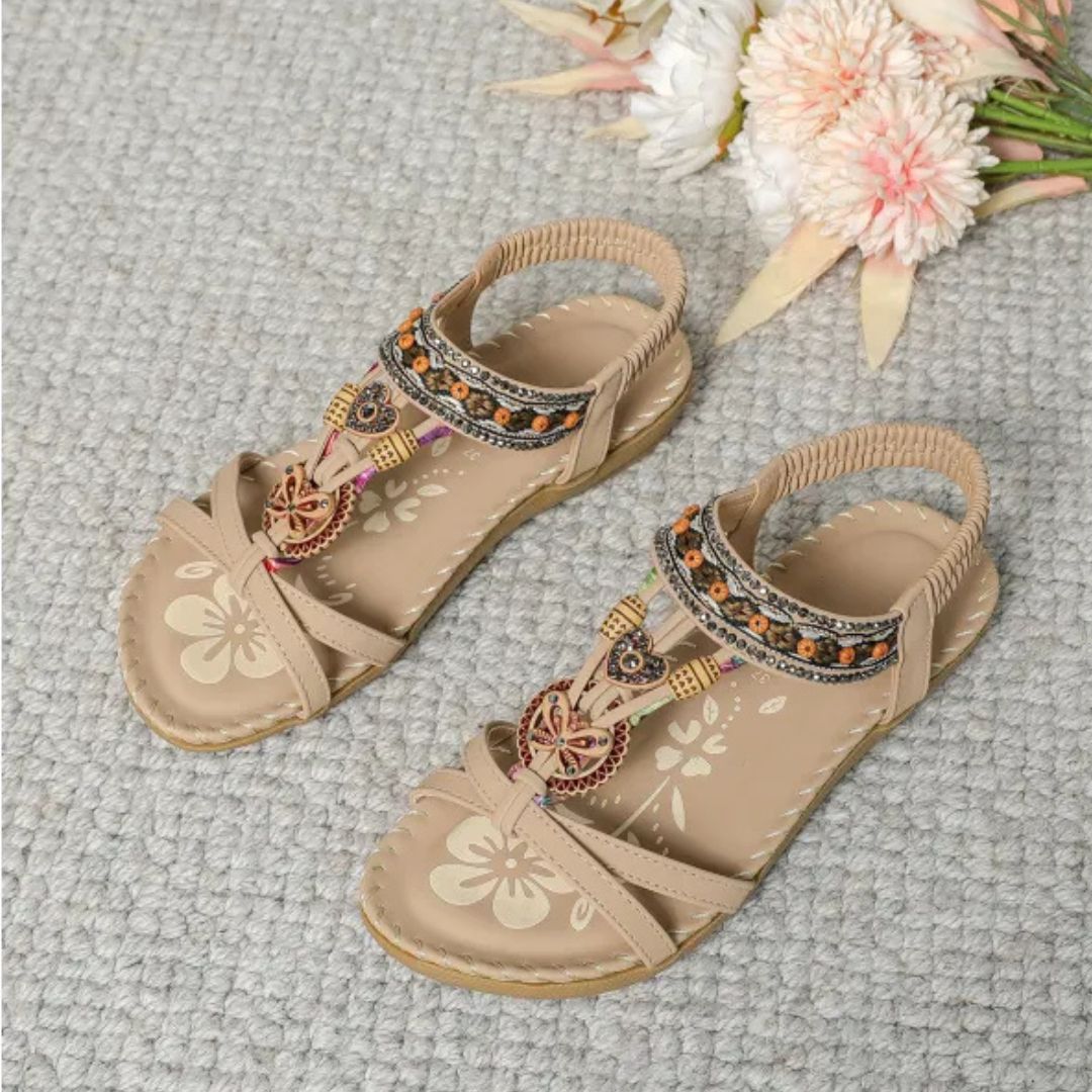 Damen Flache Sandalen ⎜ Bequeme Sommerschuhe mit Blumen- und Strassdekor für Alltag & Strand