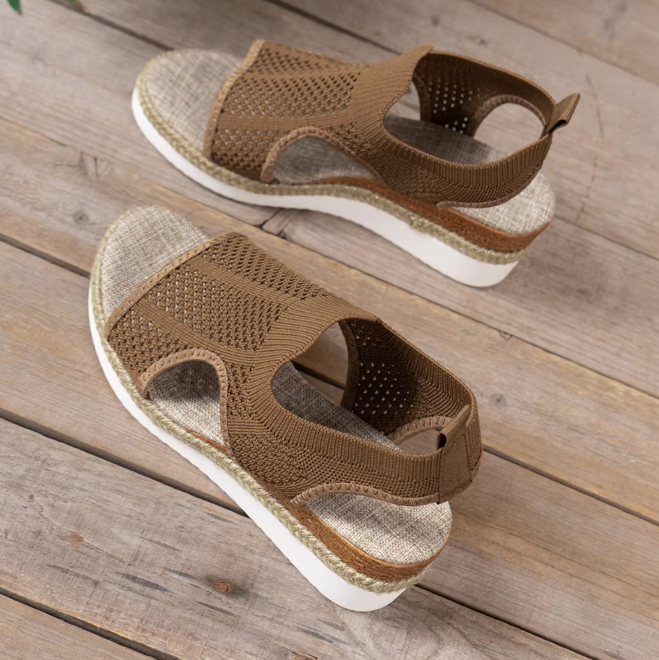 Damen Keilsandalen ⎜ Bequeme Sommerschuhe mit Strickdesign und Offener Zehenpartie für den Sommer