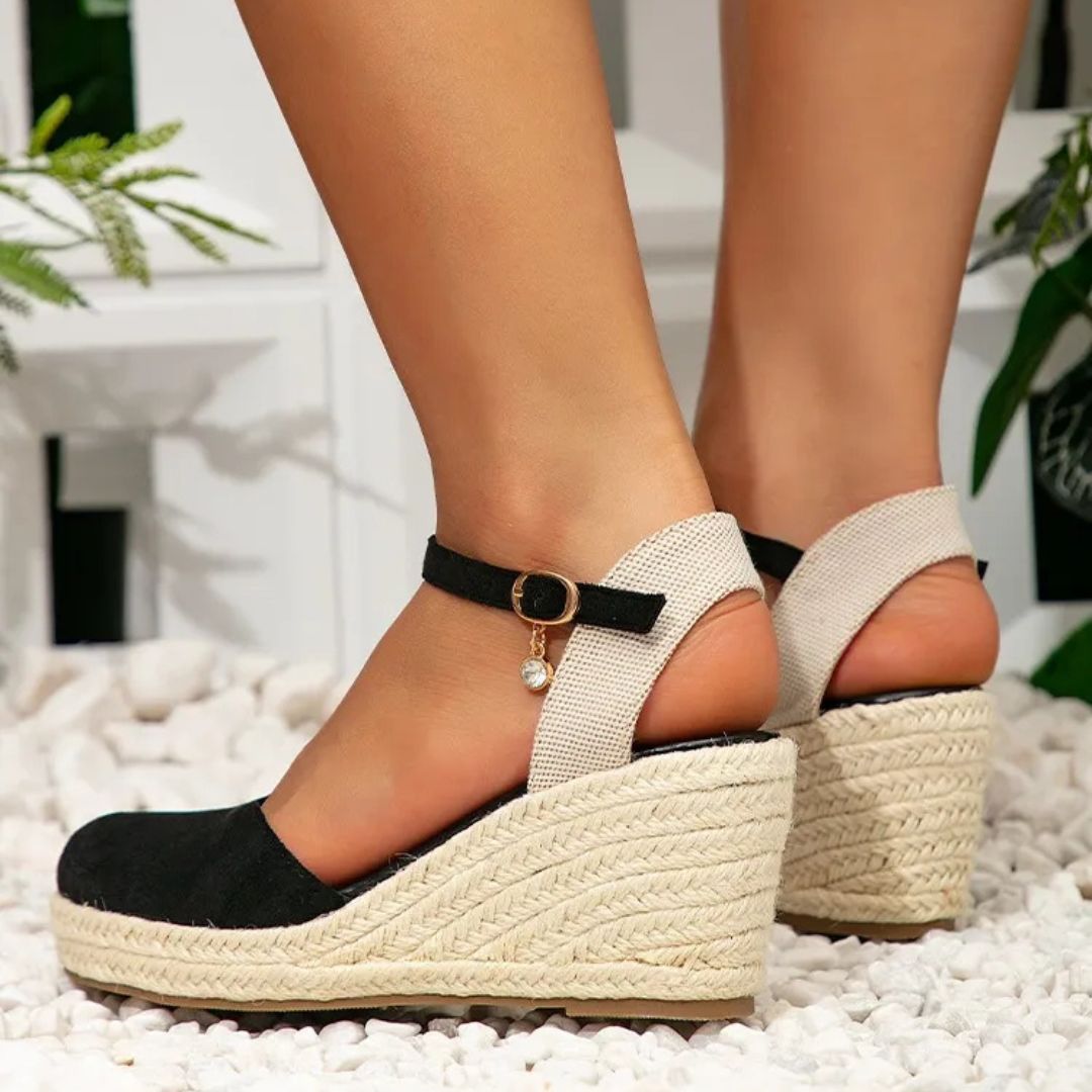 Damen Keilsandaletten ⎜ Bequeme Römersandalen mit hohem Absatz und Knöchelriemen für Alltag & Freizeit