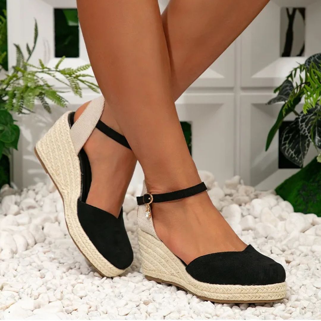 Damen Keilsandaletten ⎜ Bequeme Römersandalen mit hohem Absatz und Knöchelriemen für Alltag & Freizeit