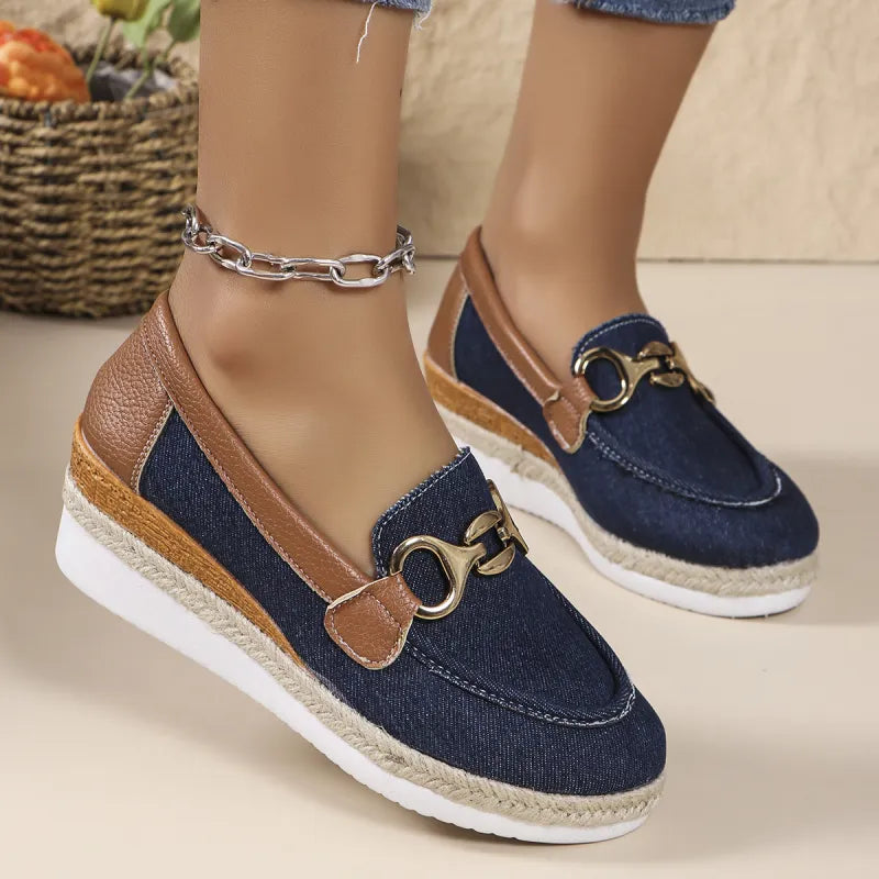 Wedge-Loafer für Damen ⎜ Bequeme Slip-On Schuhe mit Pferdekettenapplikation für Komfort und Stil