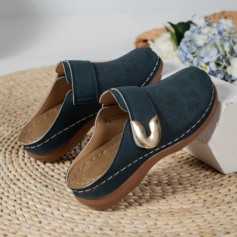 Sommer Slipper für Damen ⎜ Bequeme Mules mit Metallverschluss und geschlossenem Zehenbereich