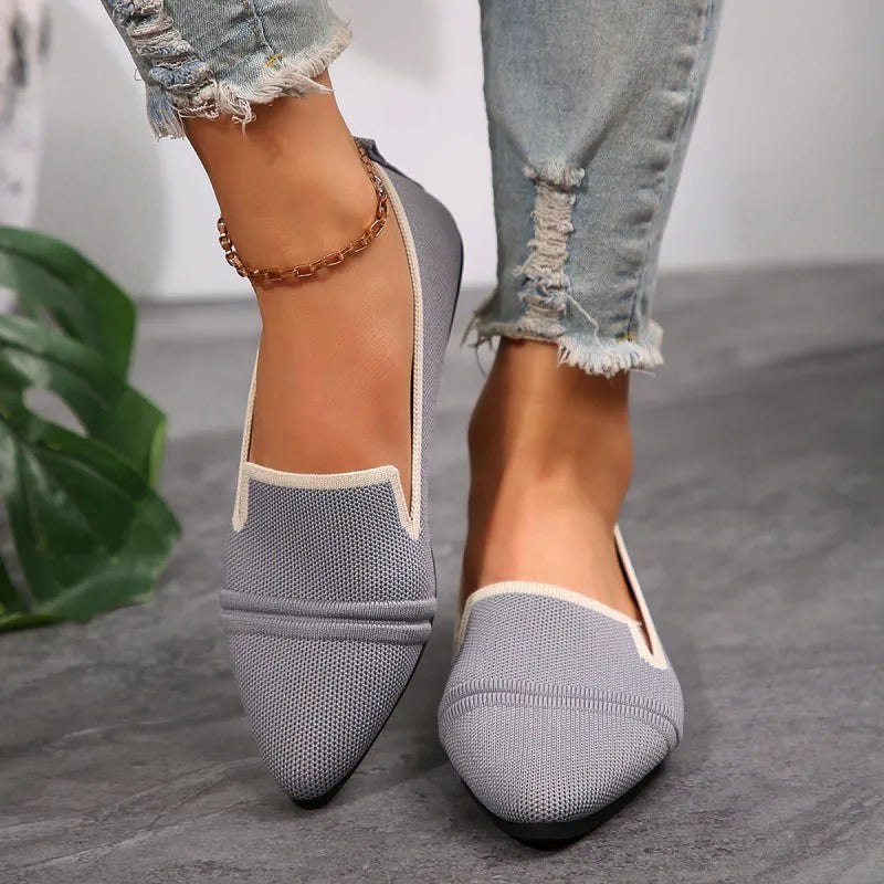 Flache Ballerinas für Damen ⎜ Bequeme Slip-On Schuhe mit spitzer Zehenpartie und perforiertem Design