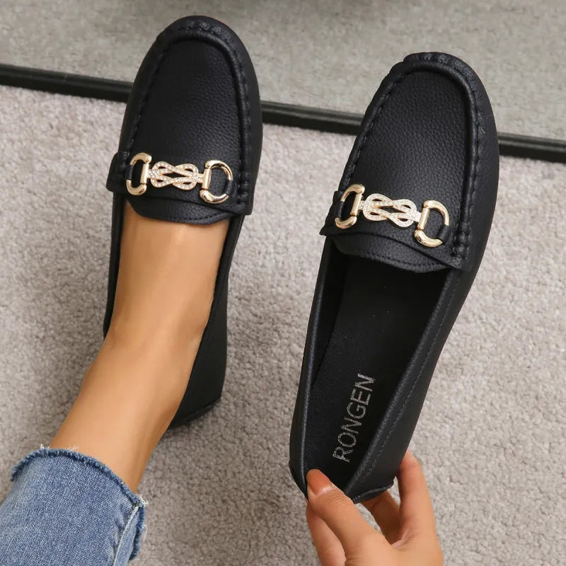 Slip-On Loafer für Damen ⎜ Bequeme Schuhe mit Kettenapplikation für Alltag und Stil