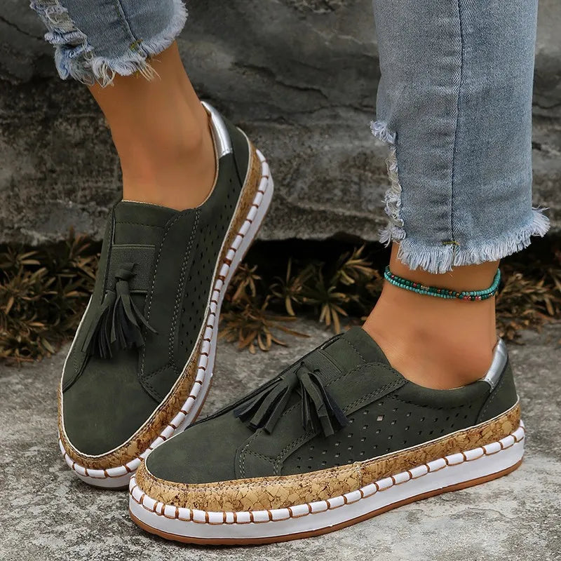 Loafers für Damen ⎜ Bequeme Flats mit Quasten-Detail und elastischem Slip-On Design