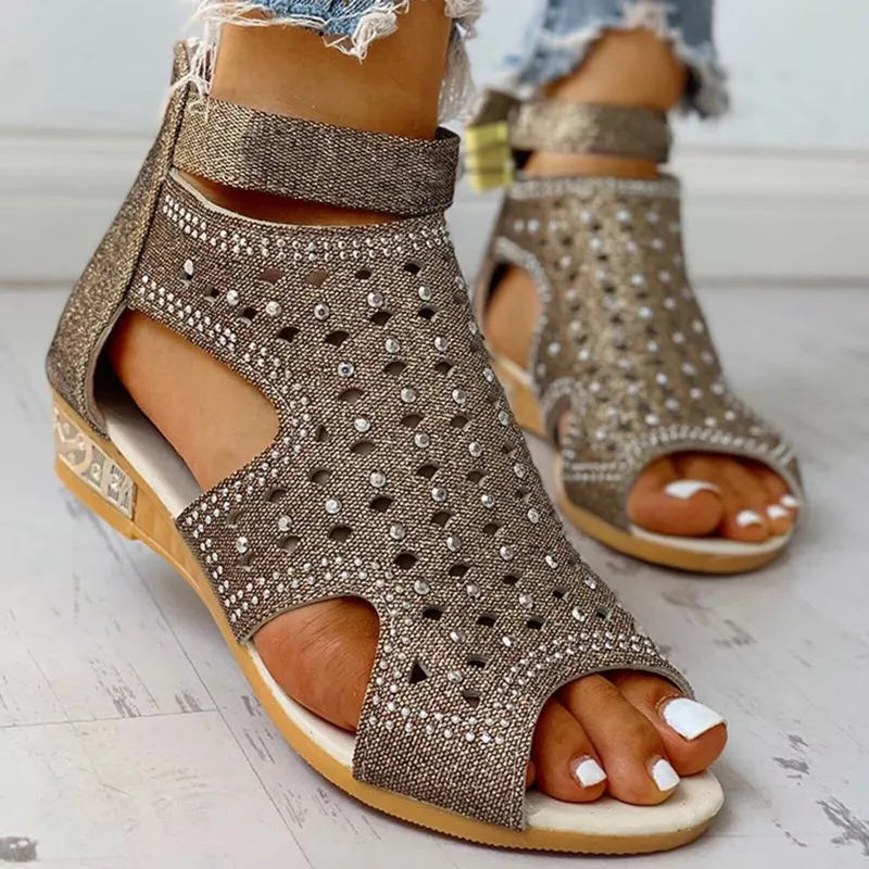Damen Keilsandaletten ⎜ Bequeme Sommerschuhe mit Strass, Cut-out Design und Verstellbarer Schnalle