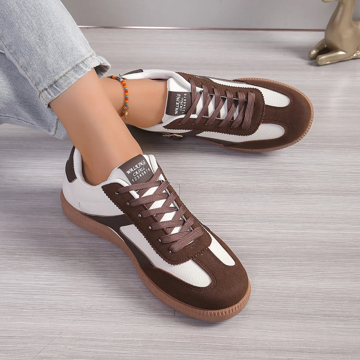 Sneaker für Damen ⎜ Bequeme Schuhe mit Klassischem Design und Rundem Zehenbereich für Alltag und Komfort