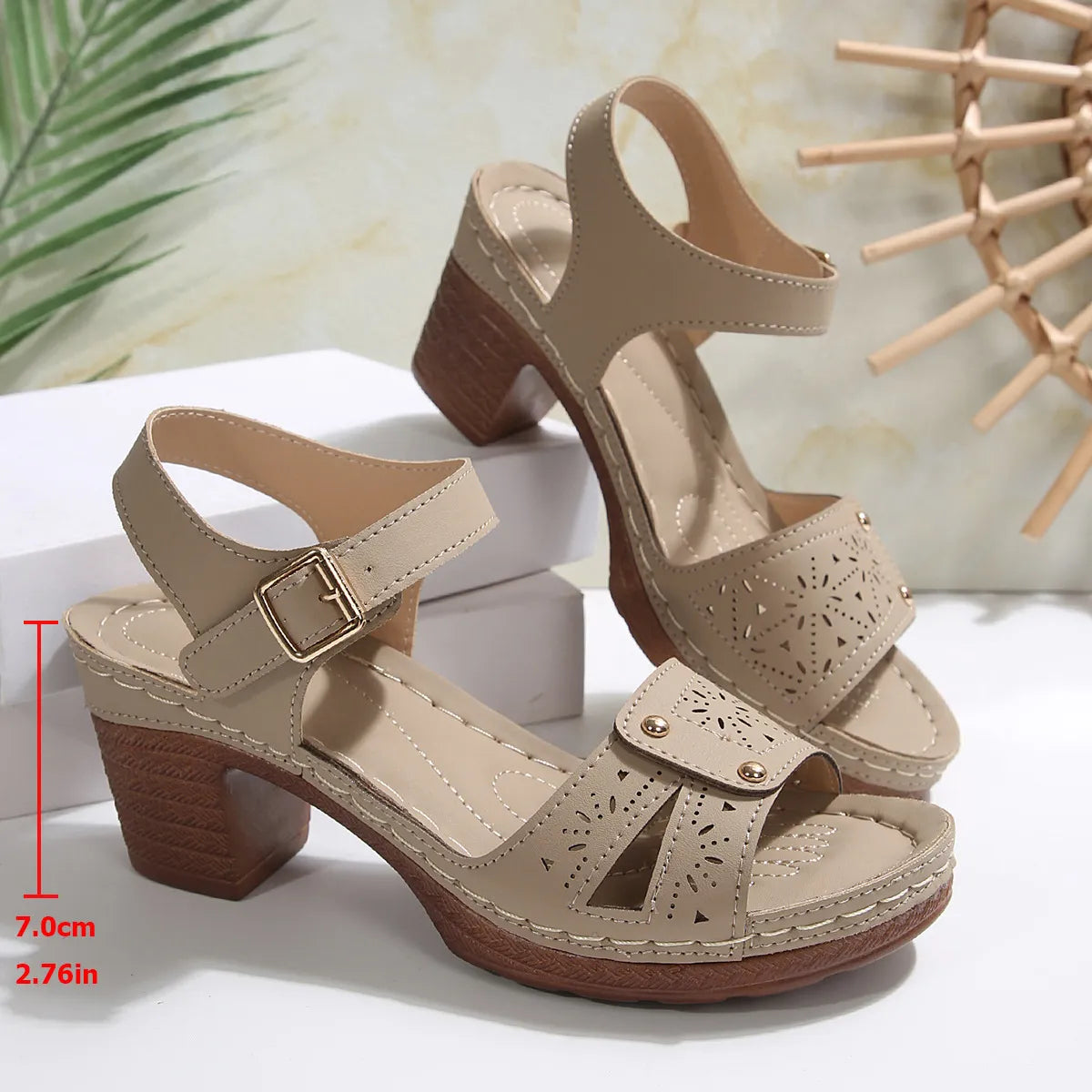 NaturVista ⎜ Damen Sandalen Retro rund offen geschnitzt bequem Sommer Absatz