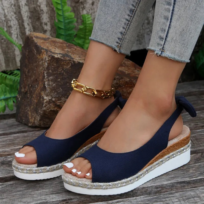 Damen Keilsandaletten ⎜ Bequeme Sommerschuhe mit Bastsohle und Offenem Design für Alltag & Freizeit