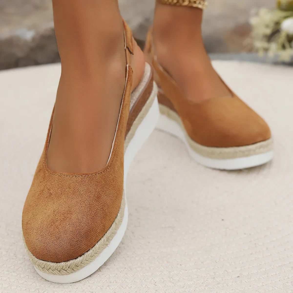 Damen Plateau Sandalen ⎜ Bequeme Schuhe mit runder Zehenpartie und modischer Sohle