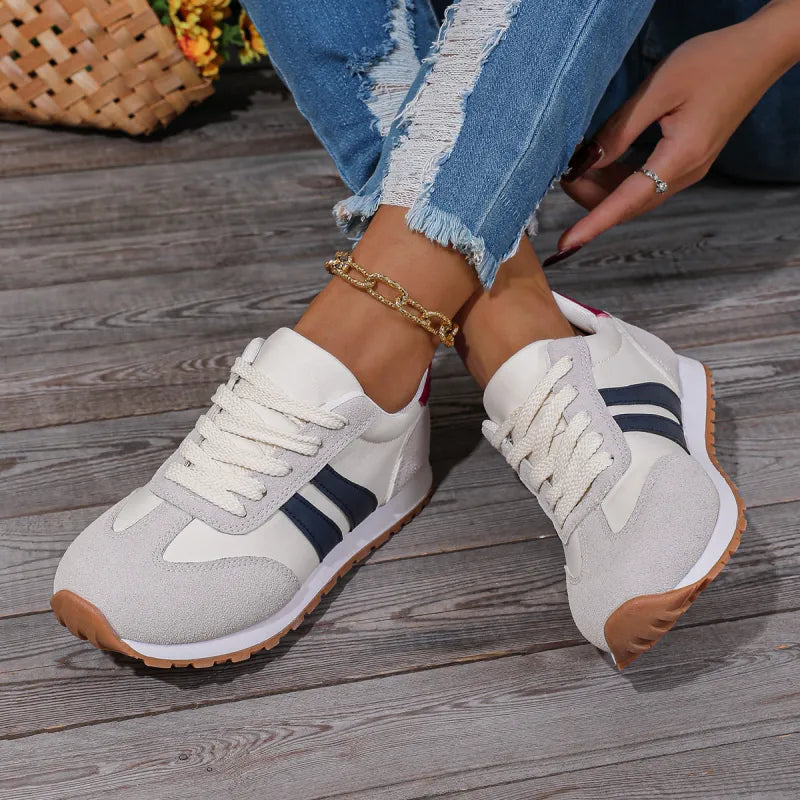 Damen Sneakers ⎜ Modische Schuhe mit Kontraststreifen und bequemer Sohle für Alltag und Freizeit