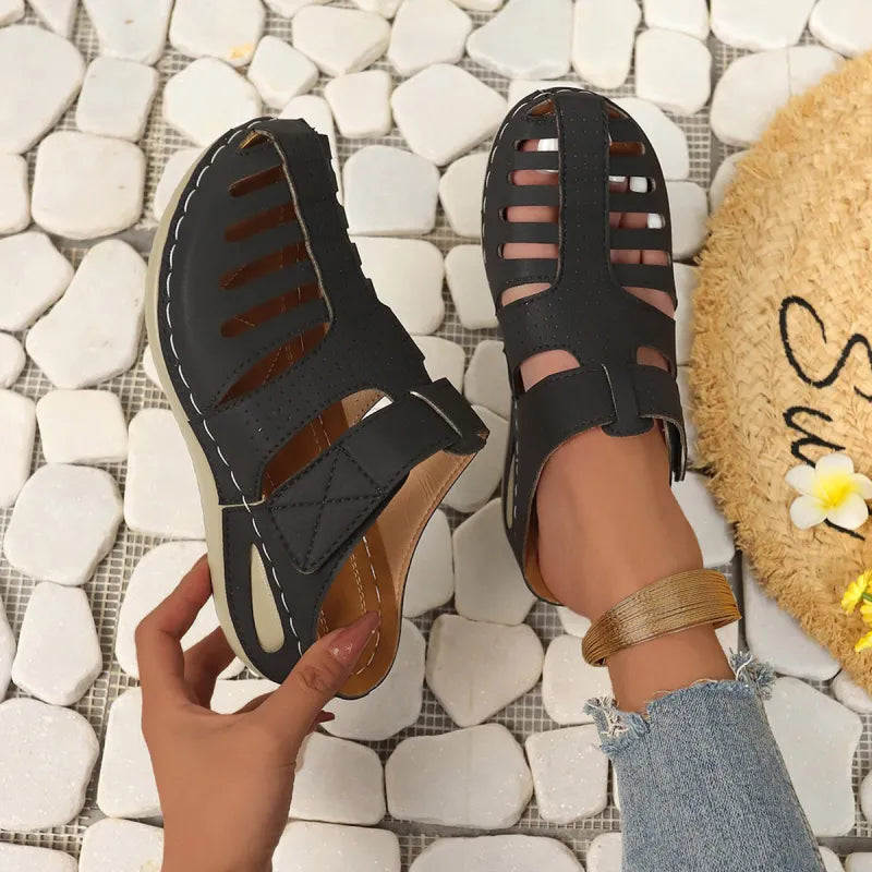 Damen Sandalen mit Keilsohle ⎜ Bequeme Sommerschuhe mit Belüftung und Klettverschluss für Alltag und Freizeit