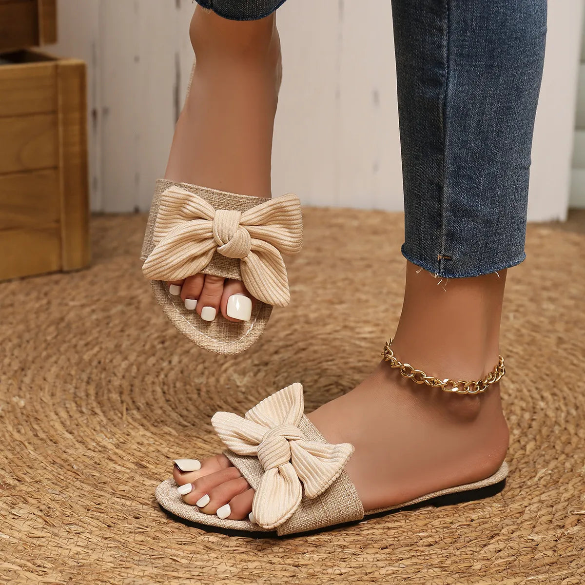 Bequeme Sandalen für Damen ⎜ Weiche Sohlen mit Schleifen-Design für entspannten Tragekomfort