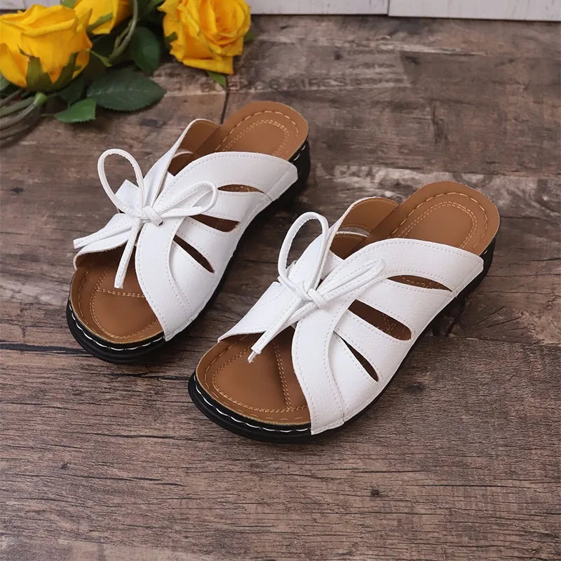 Damen Wedge Sandalen ⎜ Bequeme Schuhe mit Schleifen-Design und luftigen Ausschnitten