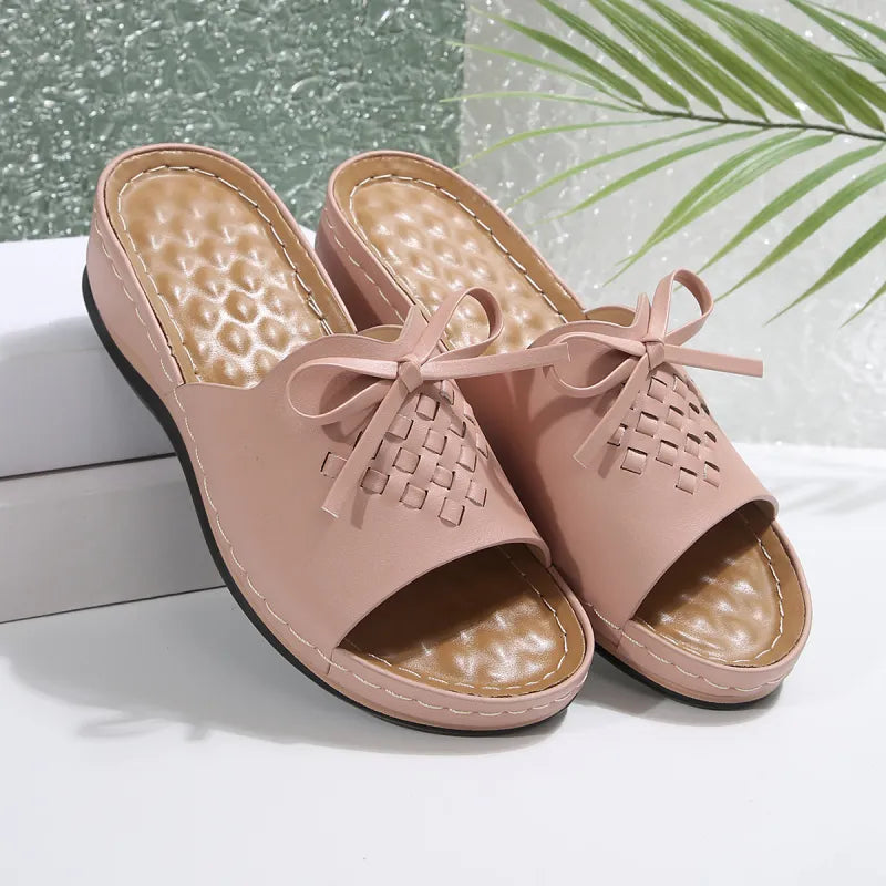 Pantoletten für Damen ⎜ Bequeme Sommerschuhe mit Schleife, rutschfester Sohle und gepolstertem Fußbett