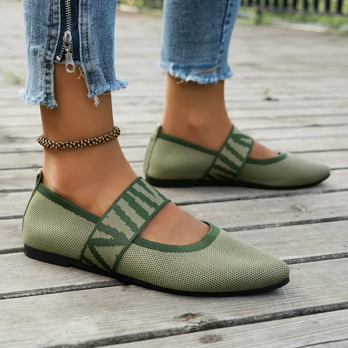 Flache Ballerinas für Damen ⎜ Bequeme Schuhe mit Streifenmuster und spitzem Zehenbereich für Sommer und Stil