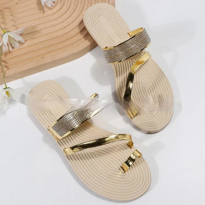 Damen Flache Zehensandalen ⎜ Elegante Sommerschuhe mit Strassherz und Glitzerriemen für Strand & Freizeit