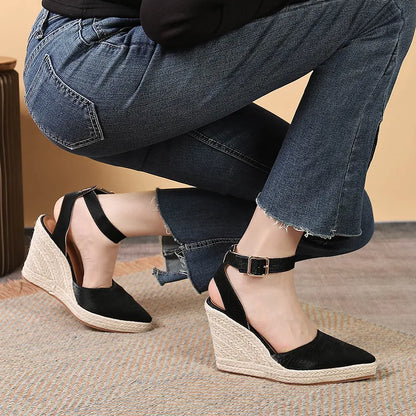 Damen Keilsandaletten mit Bastsohle ⎜ Elegante Sommerschuhe mit spitzer Kappe und verstellbarem Knöchelriemen