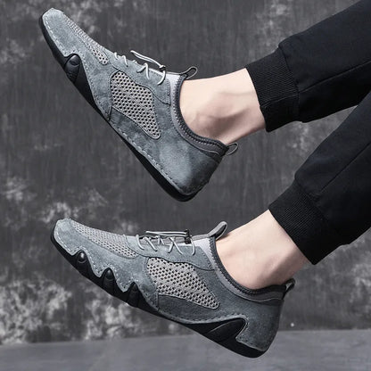 Atmungsaktive Herren Slipper ⎜ Bequeme Freizeitschuhe aus Leder für Alltag und Fahrten
