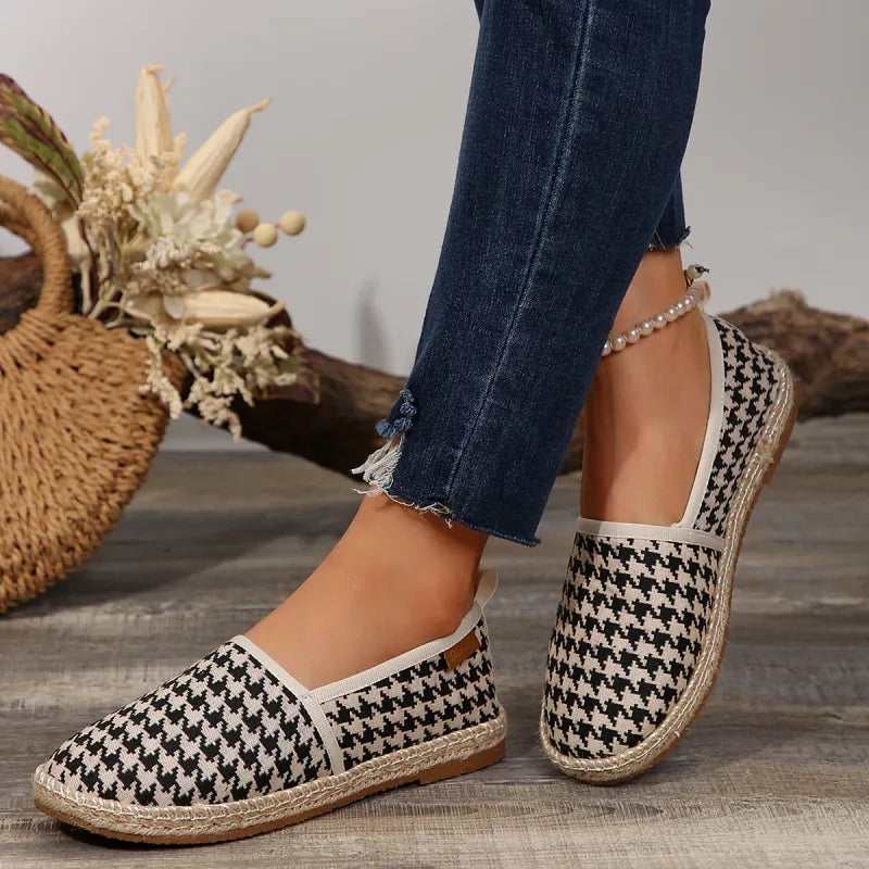Espadrilles für Damen ⎜ Bequeme Slip-On Schuhe mit Leopardenmuster für den Sommer und Freizeit