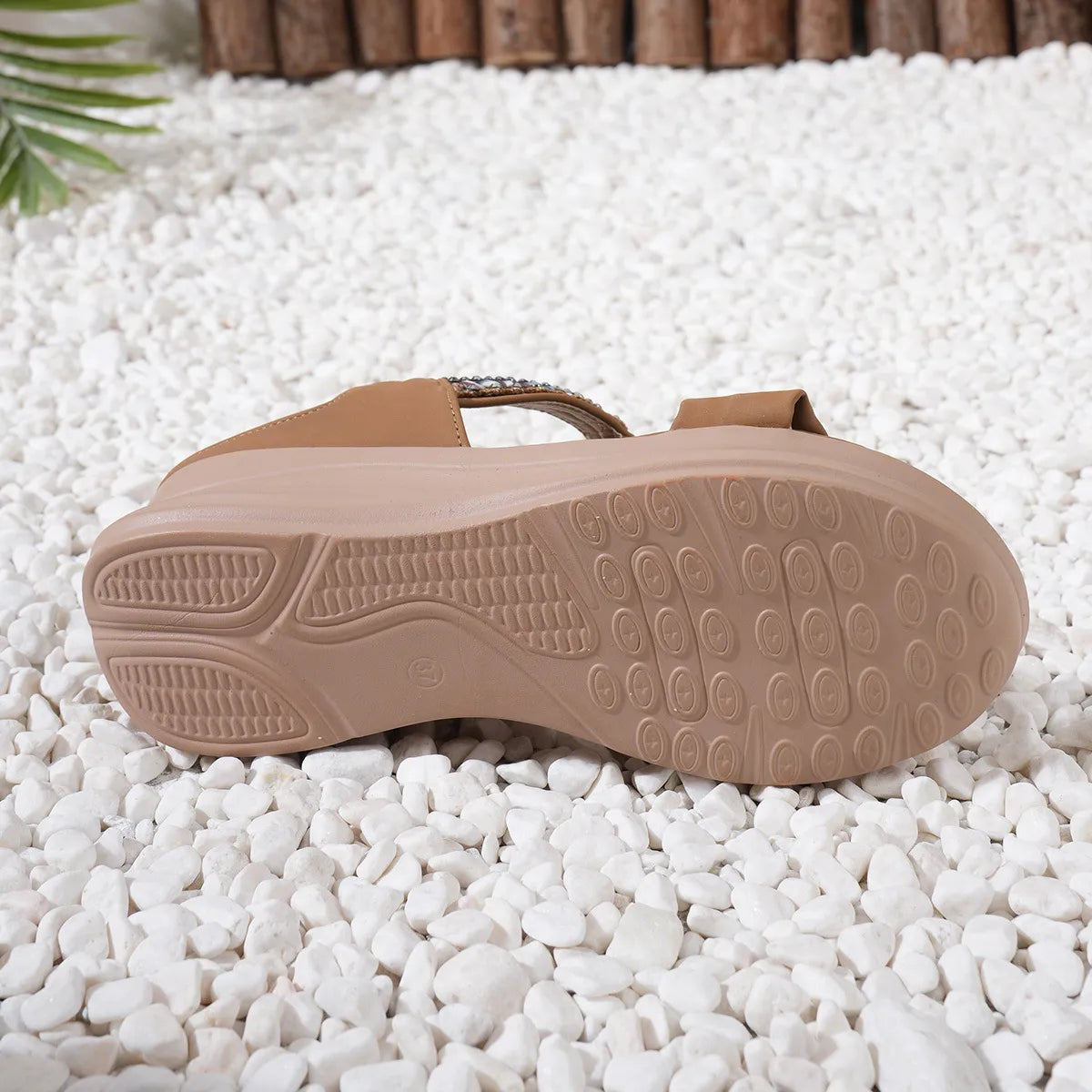 Damen Strand-Sandalen ⎜ Bequemes Fußbett mit Perlenverzierung und Funkelnden Strasssteinen im Ethno-Stil