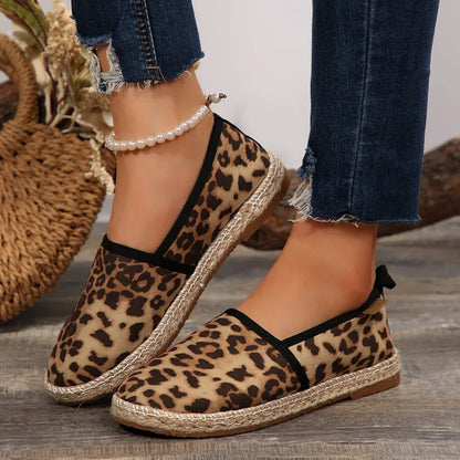 Espadrilles für Damen ⎜ Bequeme Slip-On Schuhe mit Leopardenmuster für den Sommer und Freizeit