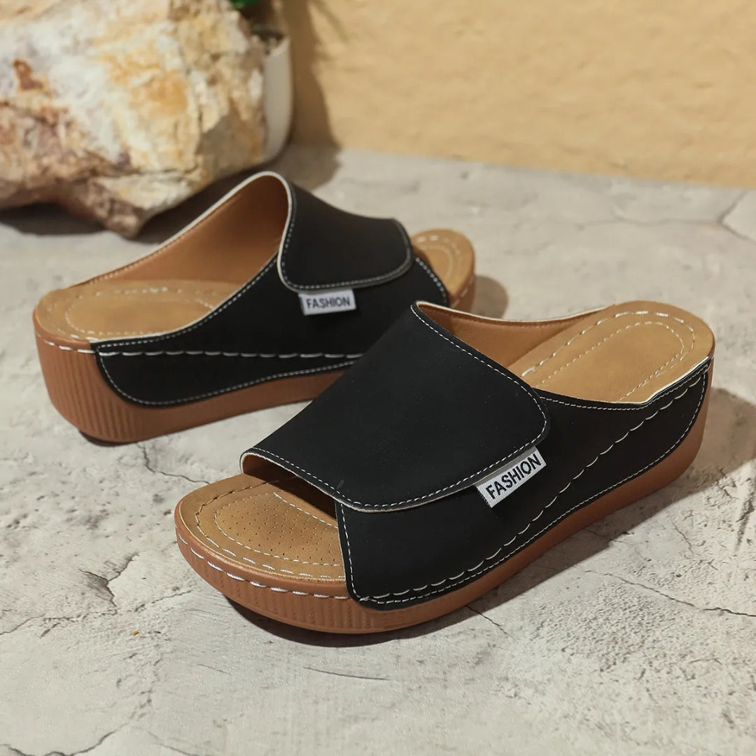 Sommer Wedge-Slipper für Damen ⎜ Bequeme Mules mit dickem Absatz und schlichtem Design für den Alltag