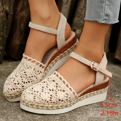Damen Sandalen mit Schnalle ⎜ Geflochtenes Design mit luftigen Aussparungen für Sommer und Freizeit