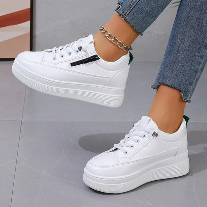 Sneaker für Damen ⎜ Bequeme Schuhe mit Farbakzent und Reißverschluss für Alltag und Komfort