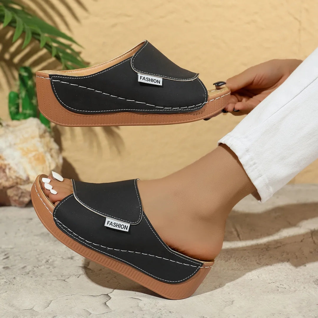 Sommer Wedge-Slipper für Damen ⎜ Bequeme Mules mit dickem Absatz und schlichtem Design für den Alltag