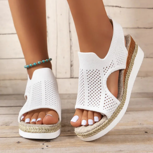 Damen Keilsandalen ⎜ Bequeme Sommerschuhe mit Strickdesign und Offener Zehenpartie für den Sommer