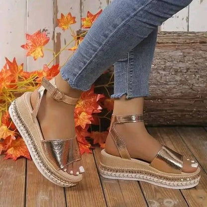 Keilsandaletten für Damen ⎜ Luftige Sommerschuhe mit Cut-Out-Design und offener Fischmaul-Spitze