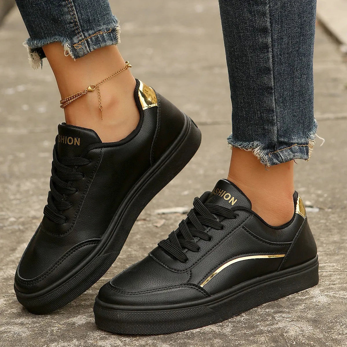 Damen Sneakers ⎜ Bequeme Schnürschuhe mit glänzenden Akzenten und dickem Sohlenprofil für den Alltag
