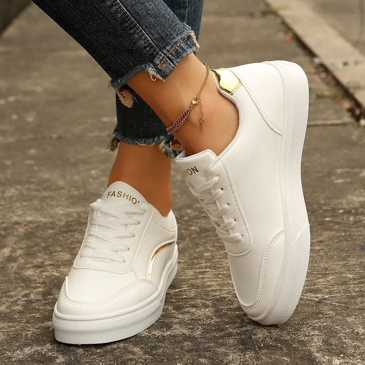 Damen Sneakers ⎜ Bequeme Schnürschuhe mit glänzenden Akzenten und dickem Sohlenprofil für den Alltag