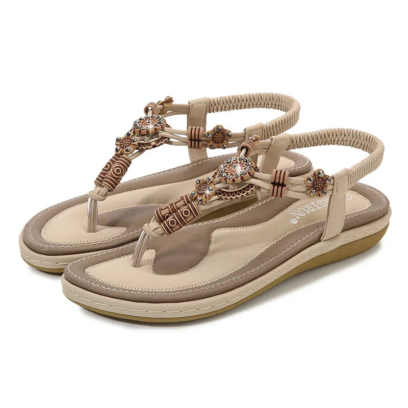 Damen Sandalen mit Holzperlen ⎜ Bequeme Flachsohlen-Schuhe im lässigen Stil mit geflochtenem Design