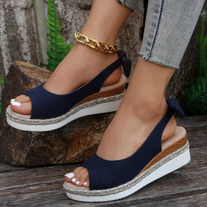 Damen Keilsandaletten ⎜ Bequeme Sommerschuhe mit Bastsohle und Offenem Design für Alltag & Freizeit