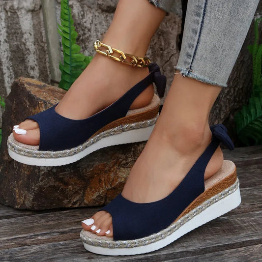 Damen Keilsandaletten ⎜ Bequeme Sommerschuhe mit Bastsohle und Offenem Design für Alltag & Freizeit