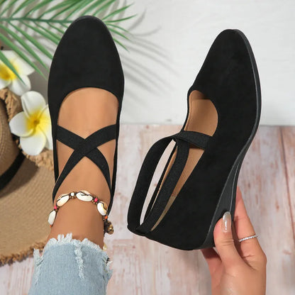 Wedge-Pumps für Damen ⎜ Bequeme Schuhe mit Kreuzriemen für Alltag und eleganten Look