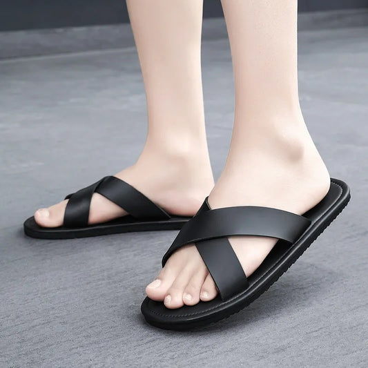 Leichte Slipper für Herren ⎜ Bequeme, Schwarze Freizeitschuhe mit Weicher Sohle