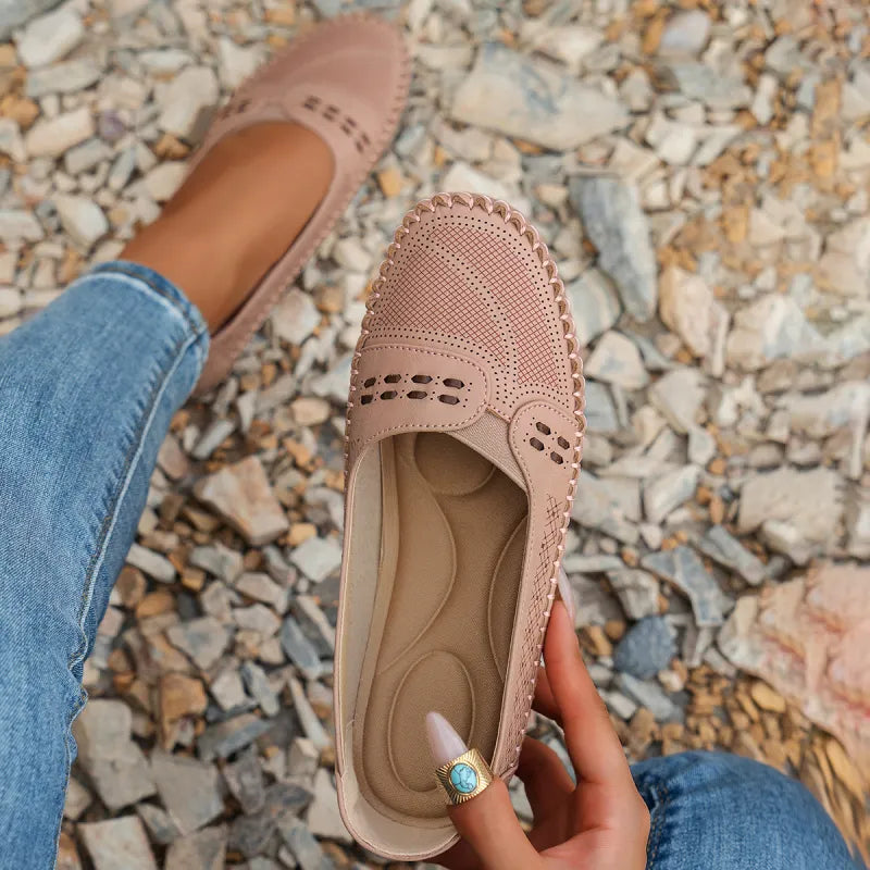 Loafers für Damen ⎜ Bequeme Flache Schuhe mit Perforiertem Design und Ziernähten