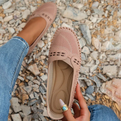 Loafers für Damen ⎜ Bequeme Flache Schuhe mit Perforiertem Design und Ziernähten