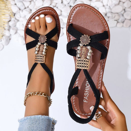 Damen Sandalen mit Schmuckdetails ⎜ Bequeme Sommerschuhe mit elastischem Riemen und Metallelementen