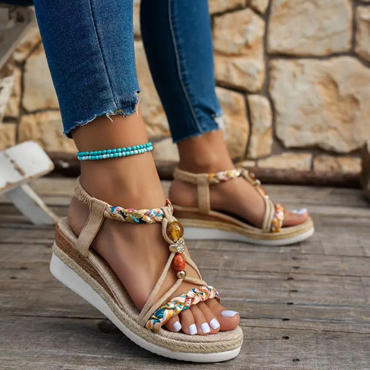 Plateau Sandalen für Damen ⎜ Sommerliche Wedges mit geflochtenem Design und elastischem Fersenriemen