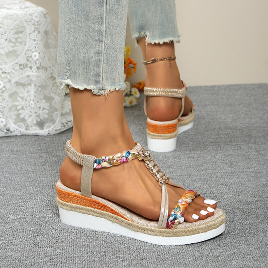 Damen Wedges mit geflochtenem Riemen ⎜ Komfortable Sandalen mit Perlen-Details und modischer Sohle