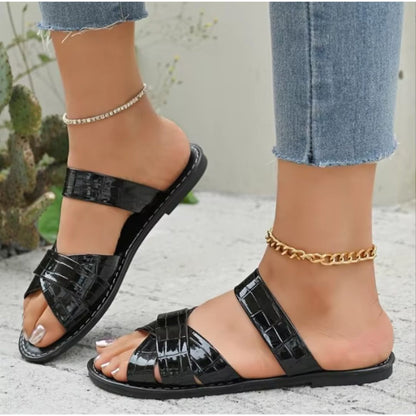 Bequeme Sandalen mit Kreuzriemen ⎜ Flache Slip-ons in verschiedenen Farben für entspannten Tragekomfort