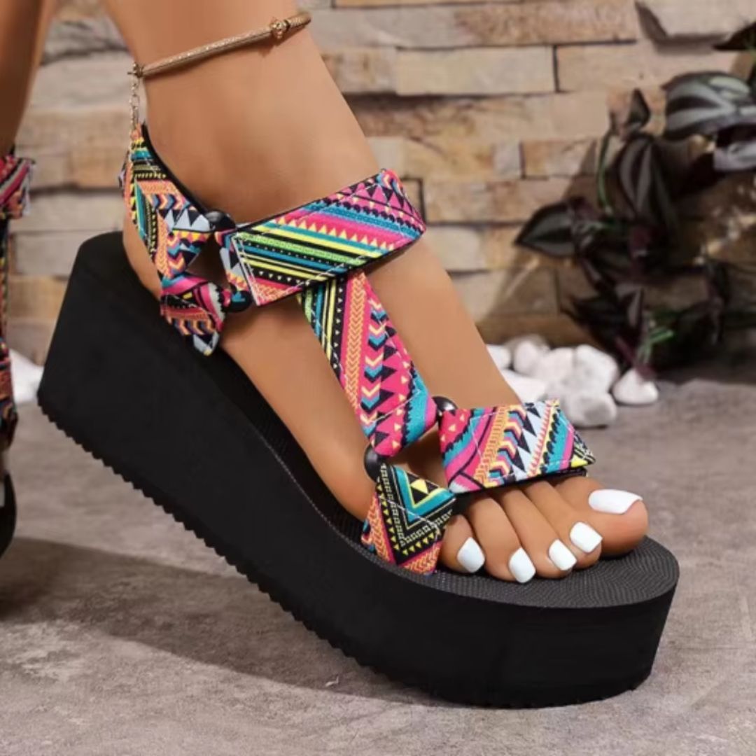Damen Römersandalen ⎜ Flache Sommerschuhe mit farblich abgesetztem Stoffbezug für Alltag und Freizeit