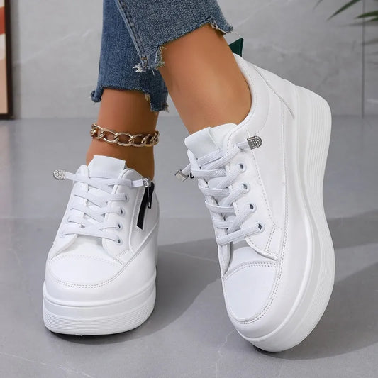 Sneaker für Damen ⎜ Bequeme Schuhe mit Farbakzent und Reißverschluss für Alltag und Komfort