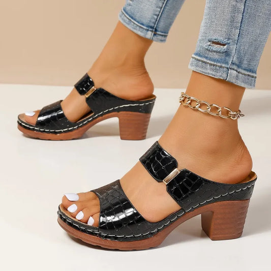 Damen Keilsandaletten ⎜ Bequeme Pantoletten mit Steinmuster und Offener Spitze für Alltag & Freizeit