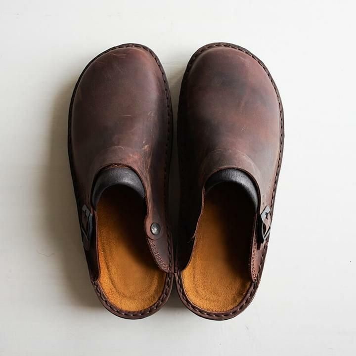 Herren Halbschuhe mit Riemen ⎜ Bequeme Clogs aus Leder mit verstellbarem Riemen und rutschfester Sohle