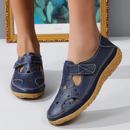 Damen Sommerschuhe mit Klettverschluss ⎜ Bequeme Flats mit Lochmuster und rutschfester Sohle